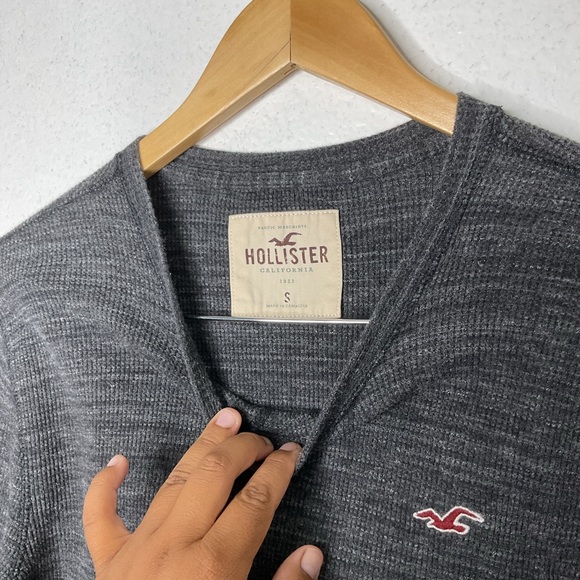 Hollister Men’s Charcoal Gray Thermal Waffle Knit Long Sleeve Tee Size Small - Picture 2 of 6